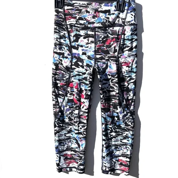 Lululemon Break Free Crop (Nulux 17")
Culture Clash Starlight Black 4 pants - Picture 5 of 10